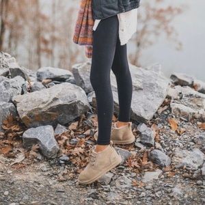 Neumel Uggs Size 8 Chukka Suede Boots HTF color